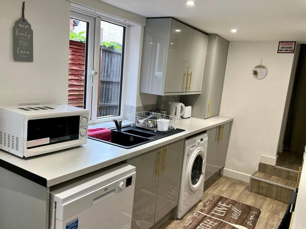 4 Bedroom Terrace House Wellingborough Exteriér fotografie